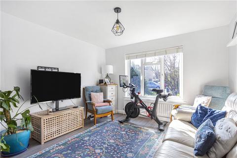 25 Heronfield, Englefield Green, Egham, TW20 0RG