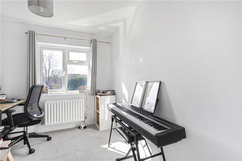 25 Heronfield, Englefield Green, Egham, TW20 0RG