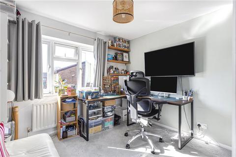 25 Heronfield, Englefield Green, Egham, TW20 0RG