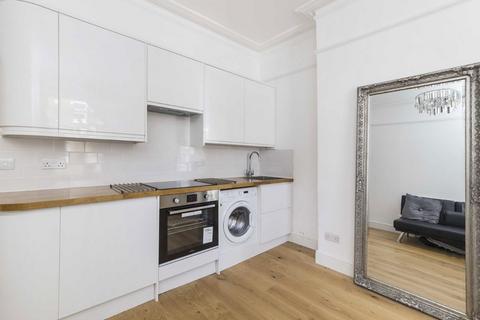 1 bedroom flat to rent, Benbow Road, London W6