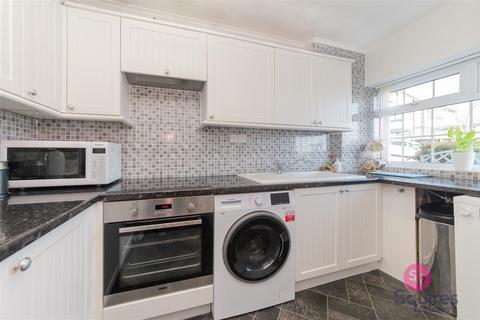 2 bedroom terraced house for sale, Wise Lane, London