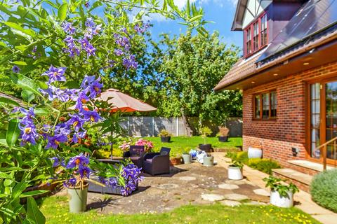 4 bedroom detached house for sale, Farthings Way, Totland Bay, Isle of Wight
