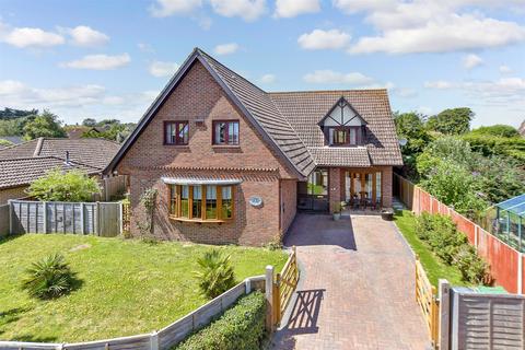 4 bedroom detached house for sale, Farthings Way, Totland Bay, Isle of Wight