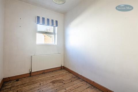 10 Carr Road, Sheffield, S6 2WZ