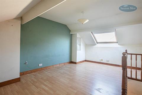 10 Carr Road, Sheffield, S6 2WZ