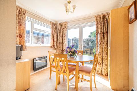 15 Itchen Close, Oakley, Basingstoke, RG23 7DL
