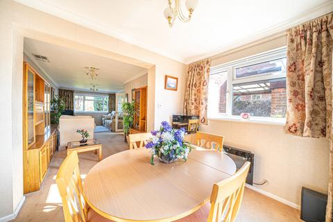 15 Itchen Close, Oakley, Basingstoke, RG23 7DL