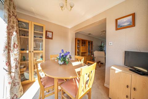 15 Itchen Close, Oakley, Basingstoke, RG23 7DL