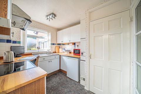 15 Itchen Close, Oakley, Basingstoke, RG23 7DL
