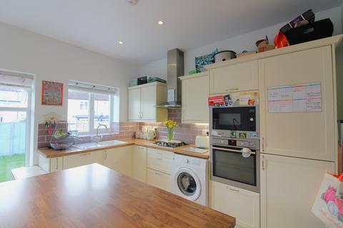 3 bedroom end of terrace house for sale, Holroyd Crescent, Baldock, SG7