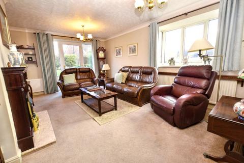 3 bedroom bungalow for sale, Potters Croft, Lofthouse, Wakefield, West Yorkshire