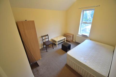 1 bedroom in a house share to rent, Baker Street, Reading