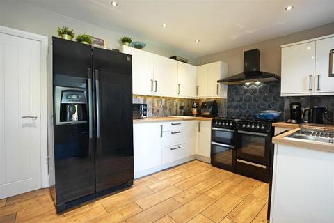 11 Fletcher Crescent, Brighouse, HD6 3PR