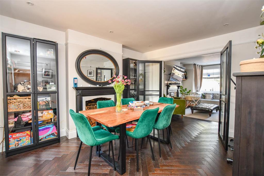 Dining Room 2.jpg