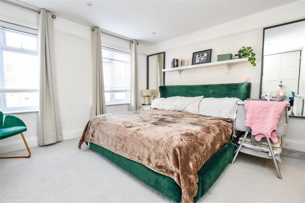 Bedroom 1.jpg