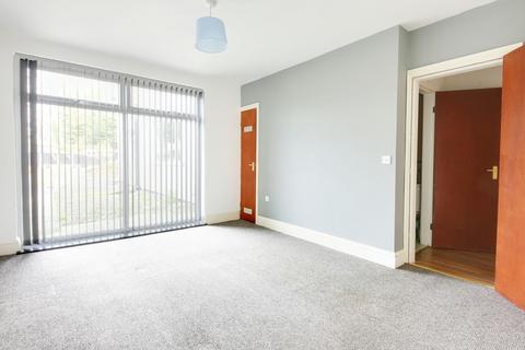 1 bedroom flat to rent, Derby Road, Widnes, WA8