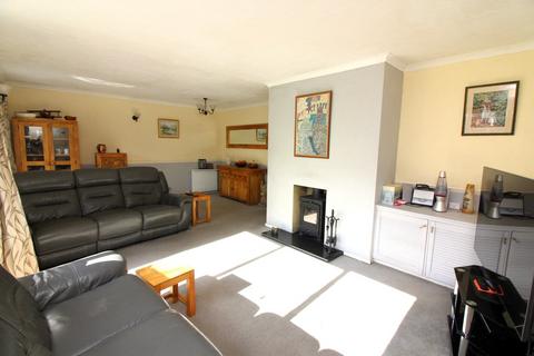 6 Coach Road, Henlow, SG16 6BT