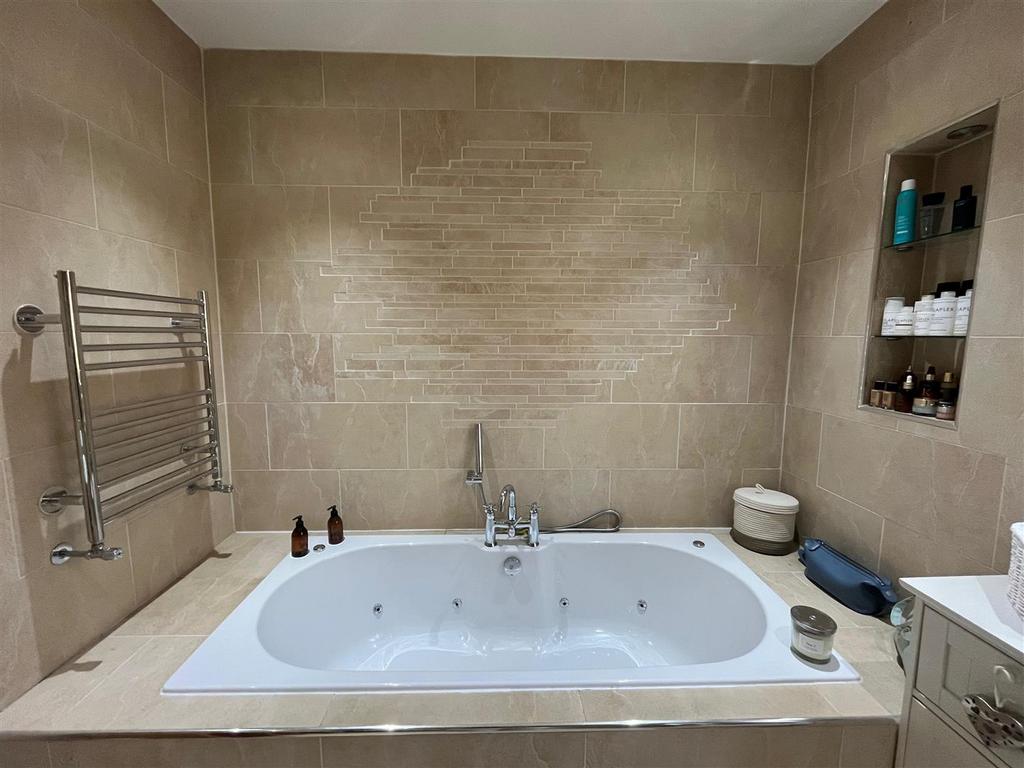 Jacuzzi Bath