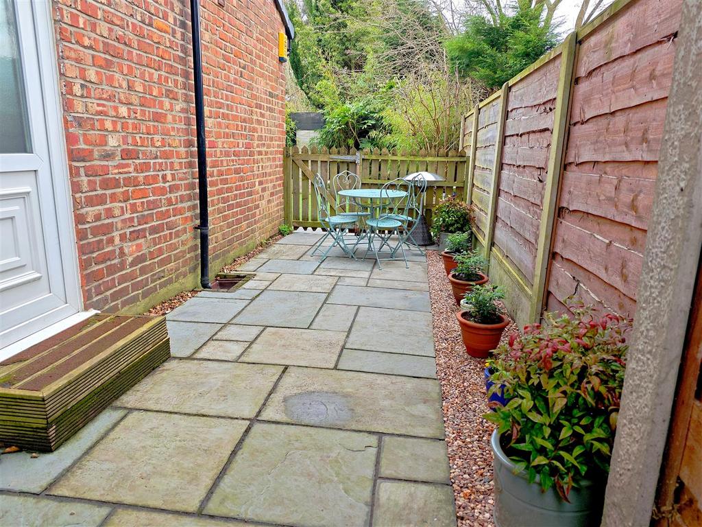 Side Courtyard
