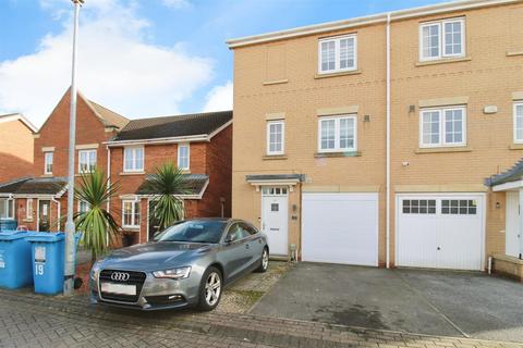 18 Halecroft Park, Kingswood, Hull, HU7 3GQ
