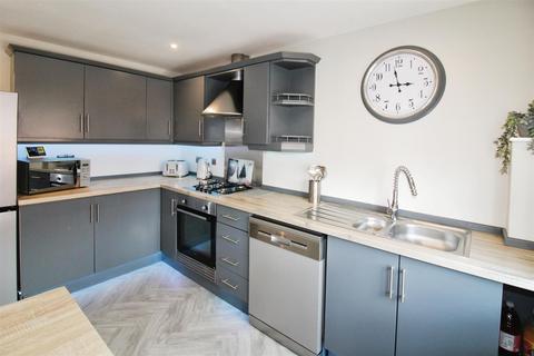 18 Halecroft Park, Kingswood, Hull, HU7 3GQ