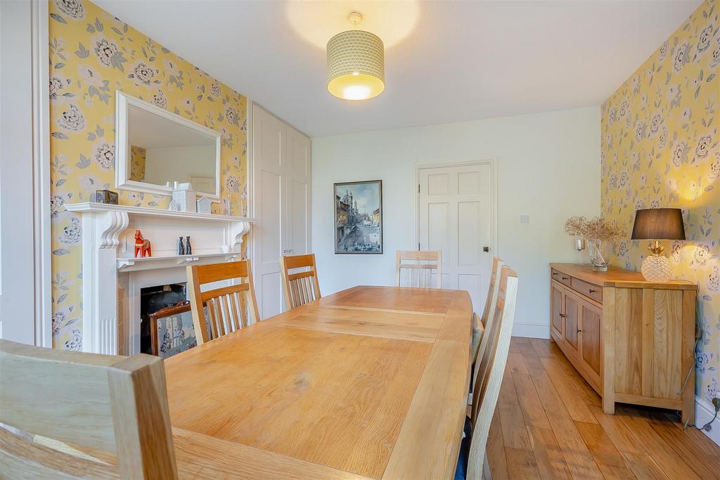8638834-interior08.jpg