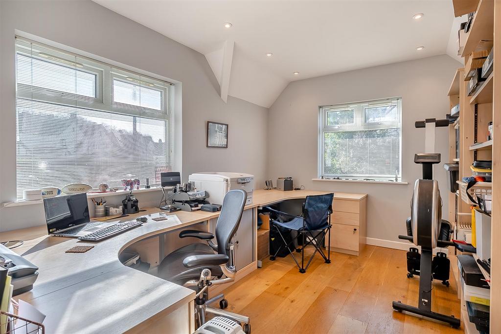 8638834-interior15.jpg