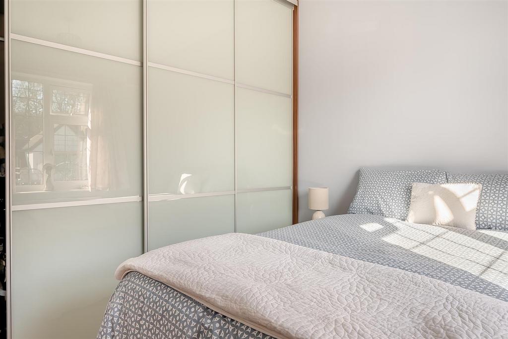 8638834-interior18.jpg