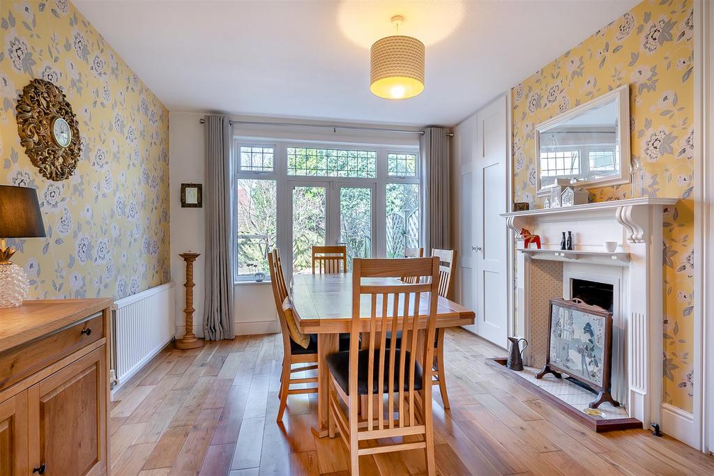 8638834-interior06.jpg