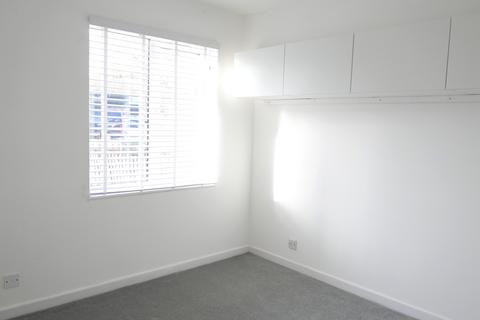 1 bedroom flat to rent, Haldane Road, London SE28