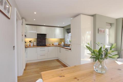 3 bedroom detached house for sale, Cow Lane, Kimpton, Andover