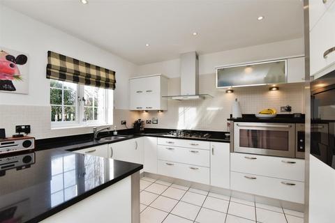 5 bedroom detached house for sale, Wychwood Park, Weston, Crewe