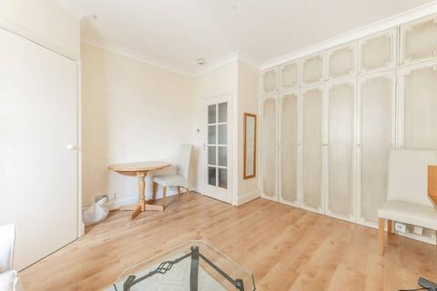 Studio to rent, Sloane Avenue, Chelsea, London, SW3