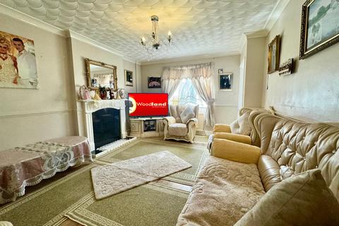 3 bedroom end of terrace house for sale, , Barking, Essex, IG11