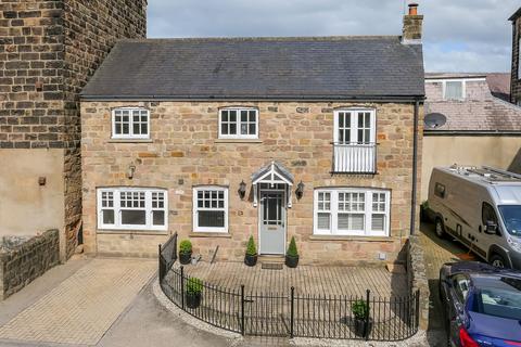 3 bedroom detached house to rent, The Square, Harrogate, HG1