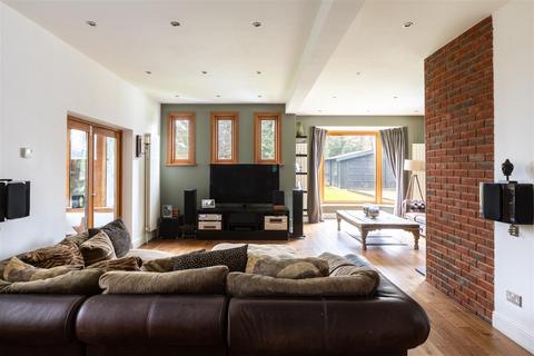 5 bedroom detached house for sale, The Conduit, Bletchingley