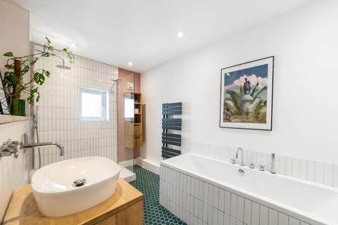 1 bedroom apartment for sale, Asylum Road, Peckham, London, SE15