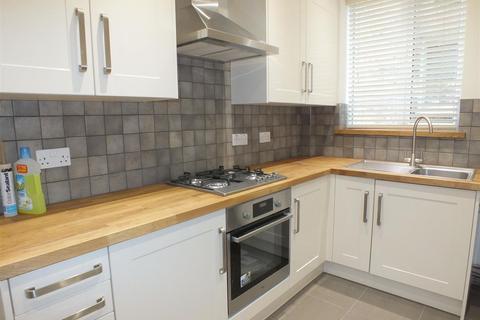 2 bedroom flat to rent, Savernake Road, London