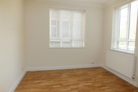 2 bedroom flat to rent, Savernake Road, London