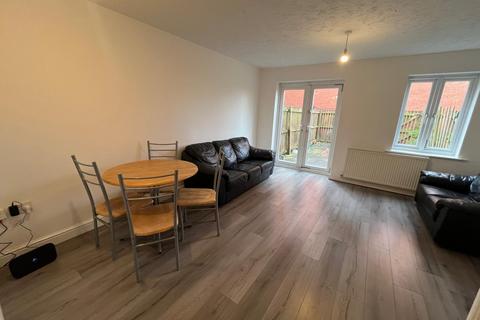 4 bedroom flat share to rent, Leaf Street, Hulme M15