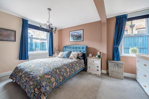 110 Howard Road, Walthamstow, London, E17 4SQ
