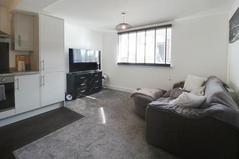 1 bedroom apartment to rent, The Broadway, Thorpe Bay, SS1