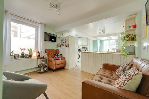 2 bedroom semi-detached house for sale, West Street, Burgess Hill, RH15