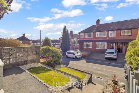 3 bedroom terraced house for sale, Westfield Avenue, Middleton, M24