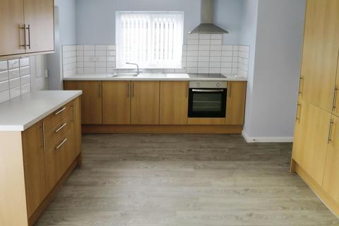 4 bedroom detached house to rent, Bruntcliffe Drive, Morley, LS27