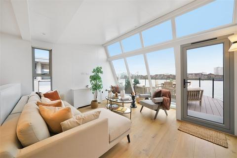 2 bedroom houseboat to rent, Cheyne Walk, SW10