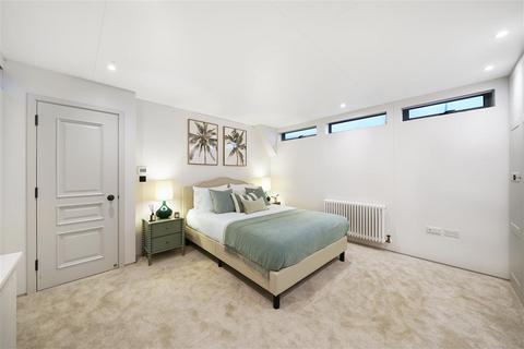 undefined, Cheyne Walk, SW10
