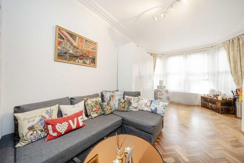 2 bedroom flat for sale, Canfield Gardens, London NW6