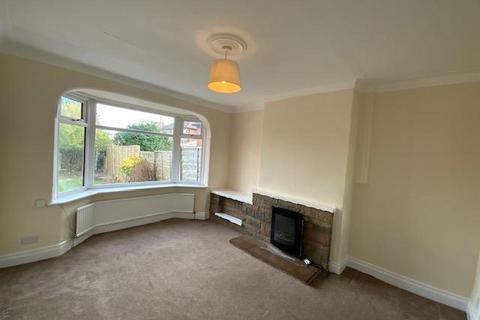 3 bedroom semi-detached house to rent, Woodbridge Avenue, Audenshaw, Manchester, M34 5LL