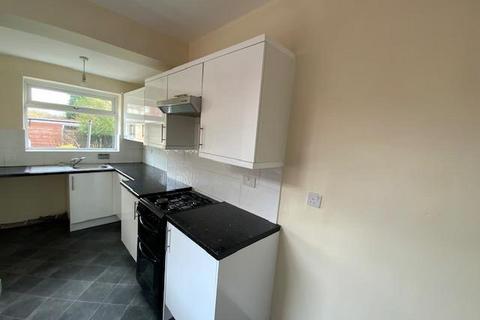 3 bedroom semi-detached house to rent, Woodbridge Avenue, Audenshaw, Manchester, M34 5LL